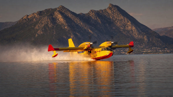 Canadair CL-415 : capacité, écopage, flotte et pilotes